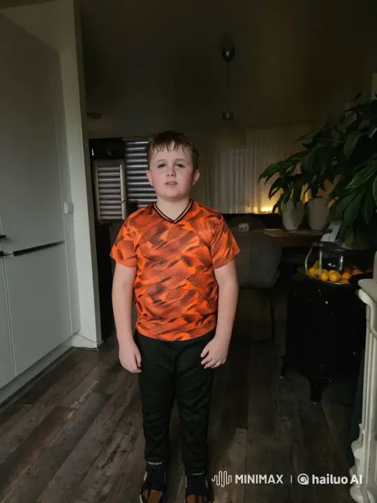 Boy Imagines Combat with Oerlikon Gun in Living Room – AI Generated Video | Hailuo AI