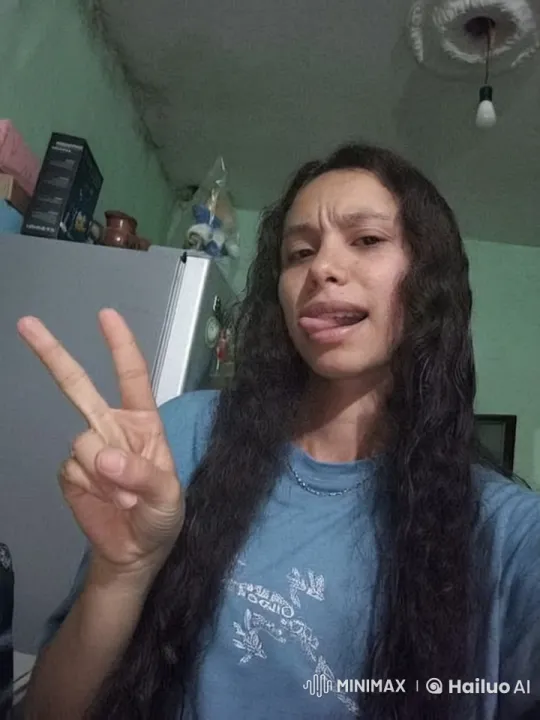 Girl Covered in Caramel in Static Room Setting – AI Generated Video | Hailuo AI