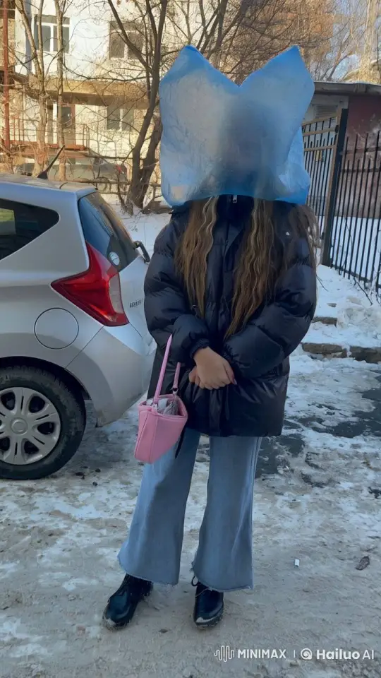 Girl Transformed into Space Explorer with Futuristic Helmet – AI Generated Video | Hailuo AI