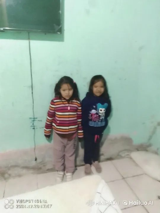 Girls Argue in Sparse Room with Minimal Changes – AI Generated Video | Hailuo AI