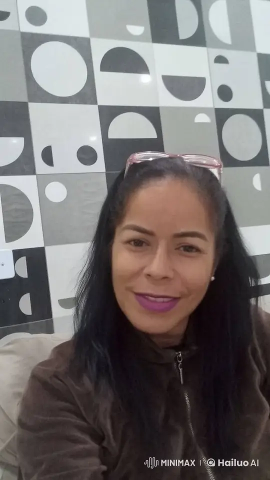Woman in Brown Top with Expressive Live2D Animation – AI Generated Video | Hailuo AI