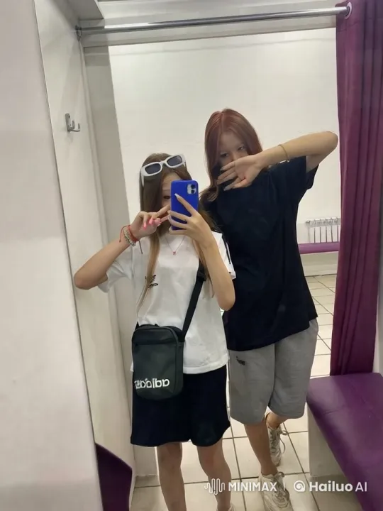Couple Takes Affectionate Selfie in Bright Room – AI Generated Video | Hailuo AI