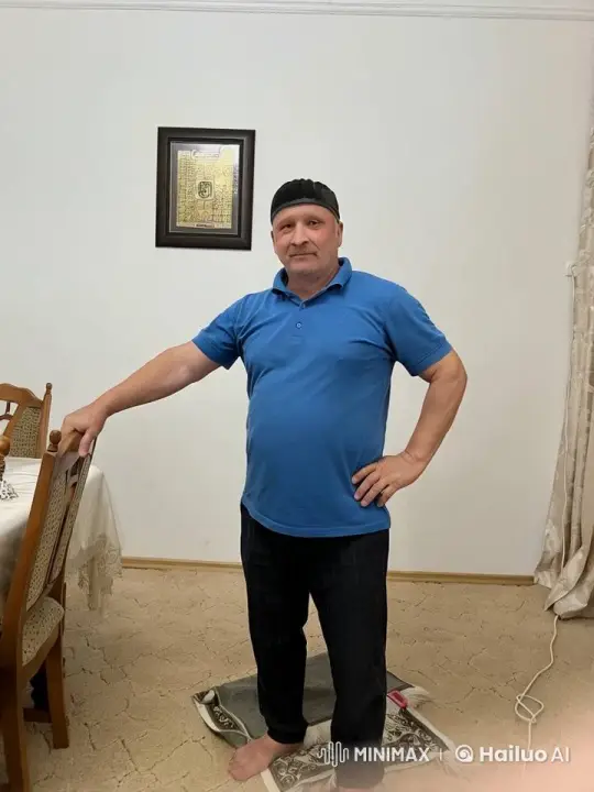 Man's Gradual Muscle Transformation in Living Room – AI Generated Video | Hailuo AI