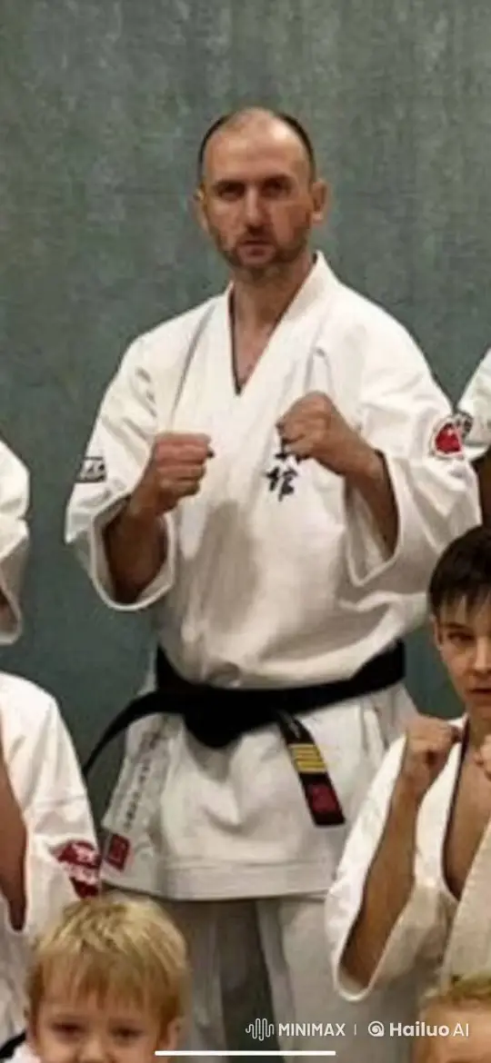 Martial Artist Discusses with Serious Focus – AI Generated Video | Hailuo AI