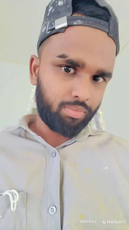 Two Individuals Sharing an Intimate Kiss – AI Generated Video | Hailuo AI