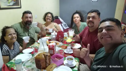 Joyful Family Breakfast: Cherishing Moments Together – AI Generated Video | Hailuo AI