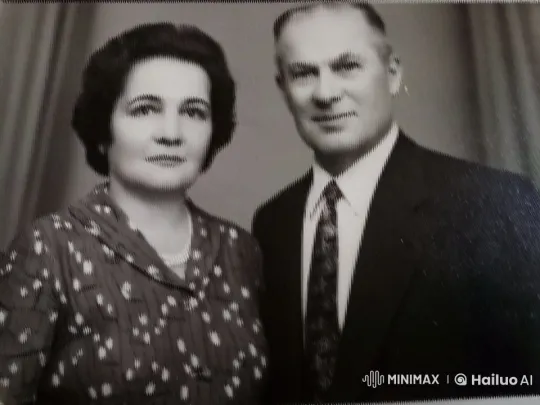 Elderly Couple's Affectionate Moment Captured in Video – AI Generated Video | Hailuo AI