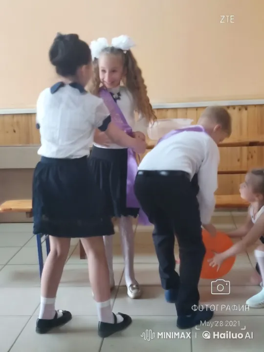 Children's Playful Interactions in Wooden-Room Setting – AI Generated Video | Hailuo AI