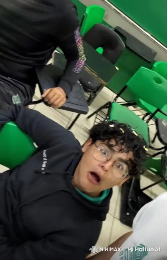 Individual Discovers Homosexuality and Falls in Love with the Picuquis – AI Generated Video | Hailuo AI