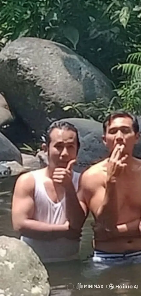 Men Fighting in Shallow Water with Intense Stares – AI Generated Video | Hailuo AI