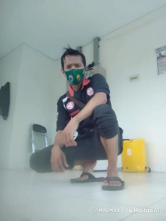 Man Transforms into Venom in Futuristic Apocalypse – AI Generated Video | Hailuo AI