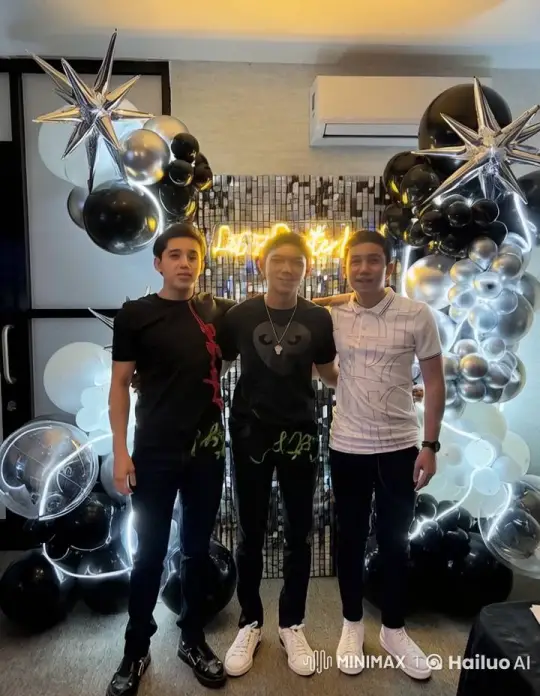 Celebratory Pose Showcase with Shiny Balloon Backdrop – AI Generated Video | Hailuo AI