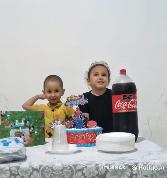 Children Celebrate Santiago's Birthday with Affection – AI Generated Video | Hailuo AI