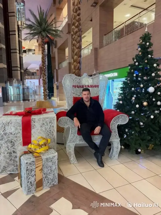 Christmas Wrestling Leads to Festive Chaos – AI Generated Video | Hailuo AI