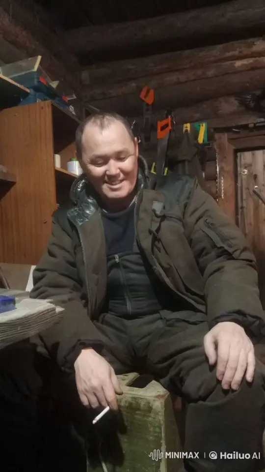 Contemplative Craftsman in Rustic Wooden Cabin – AI Generated Video | Hailuo AI