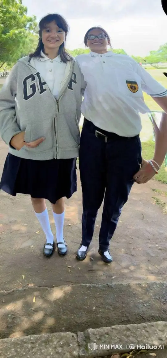 Friends' Disagreement Turns to Scuffle in Park – AI Generated Video | Hailuo AI
