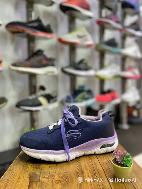 Dynamic Sneaker Display in Live2D Animation – AI Generated Video | Hailuo AI