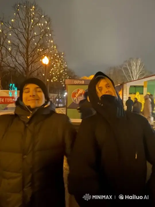 Winter Park Romance: A Gentle Kiss in Festive Lights – AI Generated Video | Hailuo AI