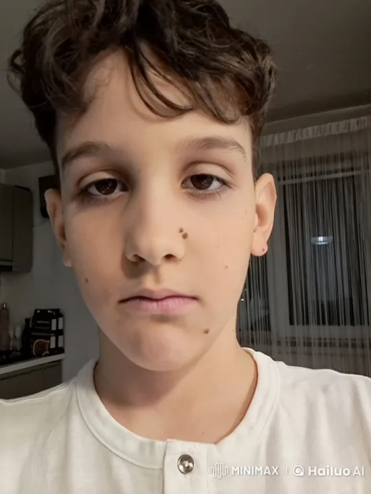 Boy Dances Energetically, Eats Lunch – AI Generated Video | Hailuo AI