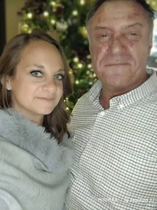 Couple Poses for Christmas Photo with Twinkling Tree – AI Generated Video | Hailuo AI