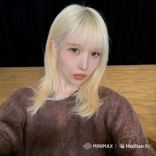 Woman Blows Kiss and Runs Away with Graceful Hair – AI Generated Video | Hailuo AI