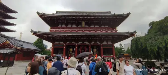 Traditional Japanese Temple: Blend of Heritage and Tourism – AI Generated Video | Hailuo AI