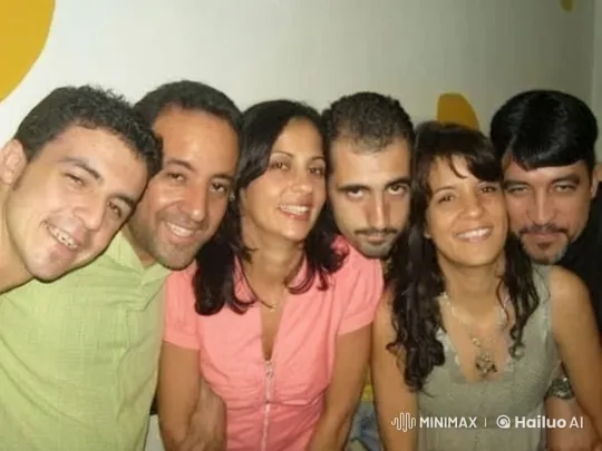 Group Portrait: Celebration of Friendship and Camaraderie – AI Generated Video | Hailuo AI