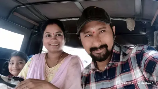 Affectionate Embrace Between Couple in Vehicle – AI Generated Video | Hailuo AI