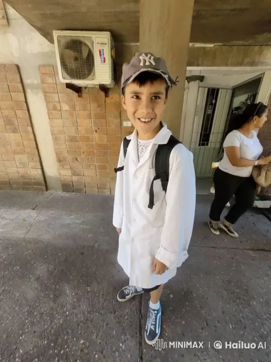 Boy Shares Water, Kisses Man in Heartwarming Moment – AI Generated Video | Hailuo AI