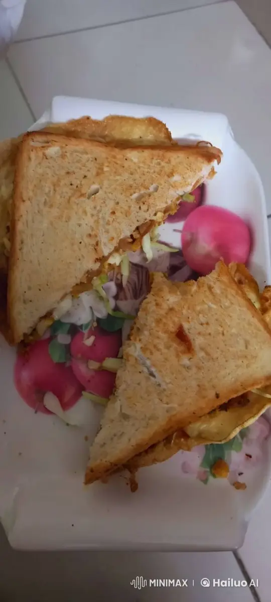 Grilled Sandwiches Playfully Interact on a Plate – AI Generated Video | Hailuo AI