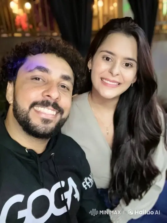 Romantic Proposal Interrupted by Mischievous Alien – AI Generated Video | Hailuo AI