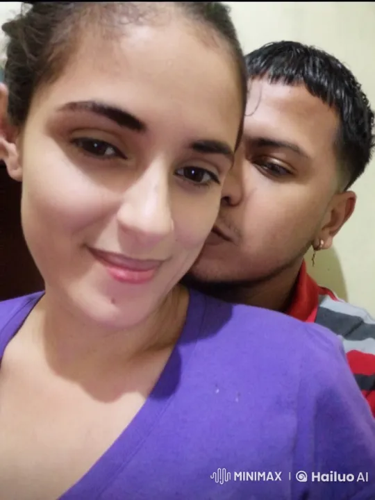 Couple Embraces Tenderly in Intimate Moment – AI Generated Video | Hailuo AI