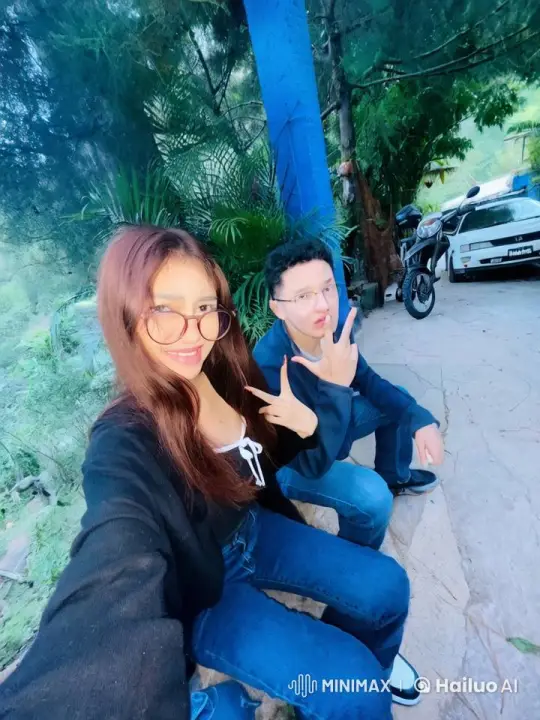 Outdoor Argument Ends in Mutual Sadness and Tears – AI Generated Video | Hailuo AI