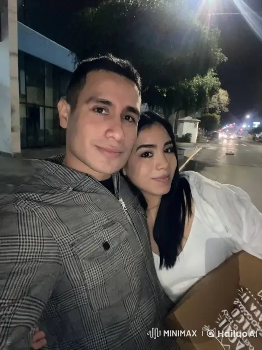 Surprise Kiss Interrupts Couple's Selfie – AI Generated Video | Hailuo AI