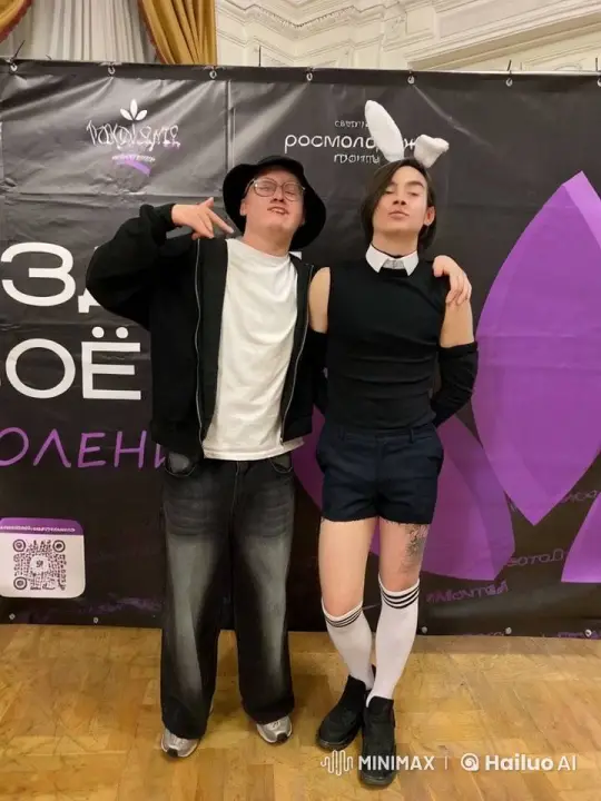 Affectionate Exchange Between Two Individuals – AI Generated Video | Hailuo AI