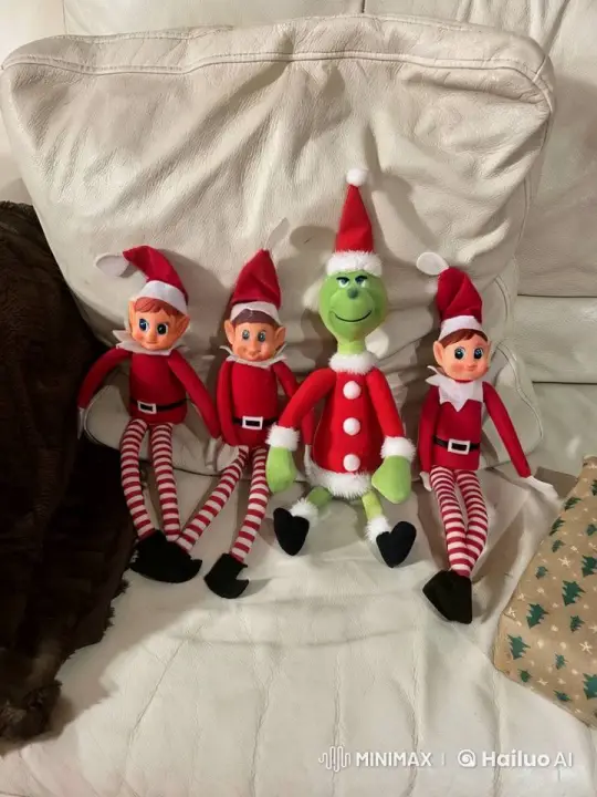 Elves and Grinch Dolls Dance on Couch – AI Generated Video | Hailuo AI