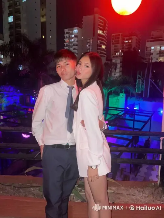 Young Couple's Rooftop Kiss with Surprise Twist – AI Generated Video | Hailuo AI