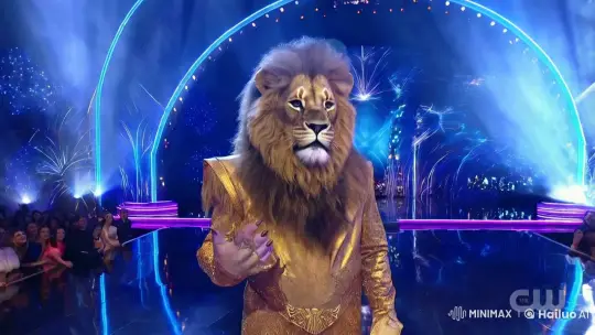 Magical Metamorphosis: Performer Transforms on Stage – AI Generated Video | Hailuo AI