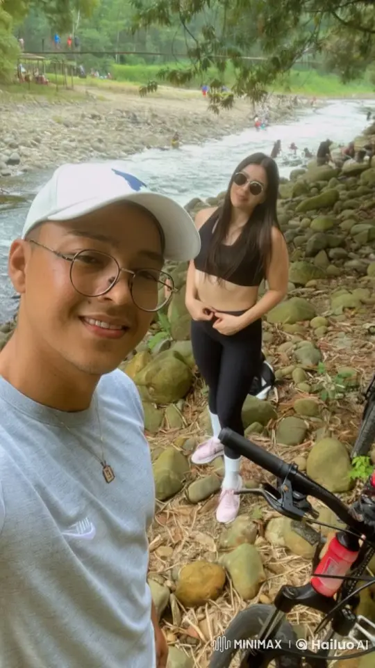 Affectionate Couple's Serene Moment in Nature – AI Generated Video | Hailuo AI