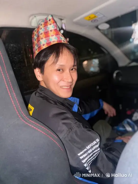 Person Escapes Car, Leaves Hat Behind in Haste – AI Generated Video | Hailuo AI