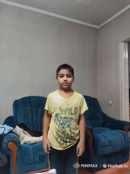 Boy Rips Shirt to Showcase Muscles and Flexes – AI Generated Video | Hailuo AI
