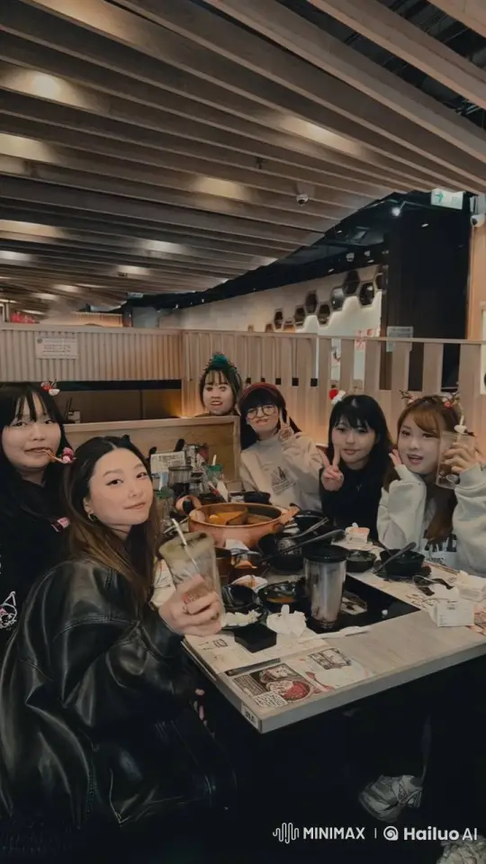 Dinner Dispute: Heated Argument at Restaurant Table – AI Generated Video | Hailuo AI