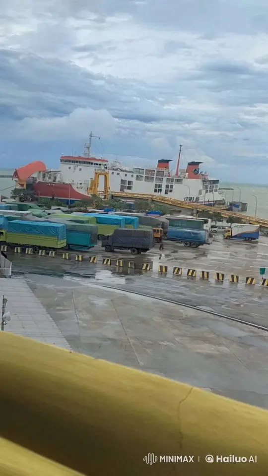 Cargo Ship Morphs into Airplane, Ascends into Sky – AI Generated Video | Hailuo AI