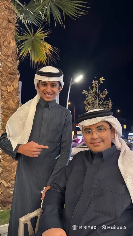 Two Men Smoking and Chatting in a Nighttime Setting – AI Generated Video | Hailuo AI