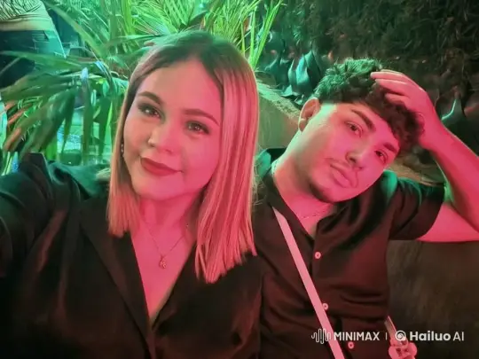 Couple's Sweet Moment with Emotional Observer – AI Generated Video | Hailuo AI