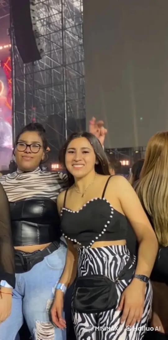 Girls' Playful Rivalry at Concert – AI Generated Video | Hailuo AI