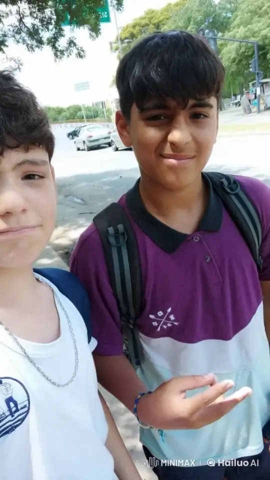 Boys in Argument Escalate to Physical Fight – AI Generated Video | Hailuo AI