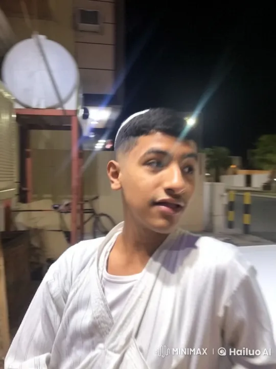 Young Man Smoking Outside at Night in Live2D Animation – AI Generated Video | Hailuo AI