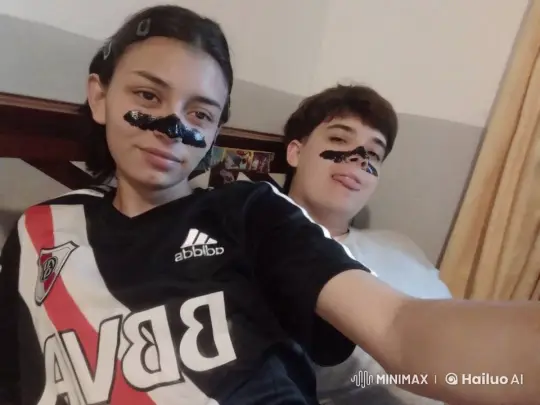 Cozy Room: Affectionate Exchange Between Friends – AI Generated Video | Hailuo AI