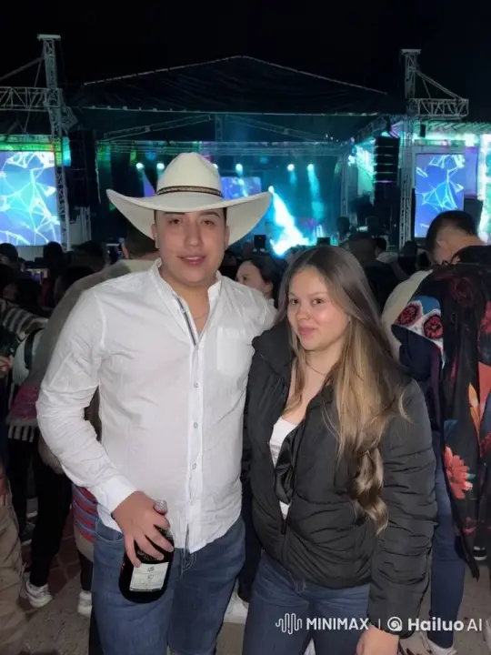Concert Romance: Girl Kisses Boy, Another Cries – AI Generated Video | Hailuo AI